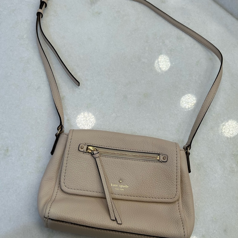 ✨Kate spade purse✨